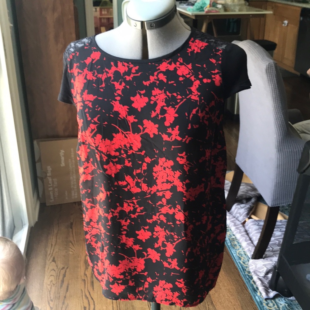 Kenzie Blouse Floral solid Back Lace Top